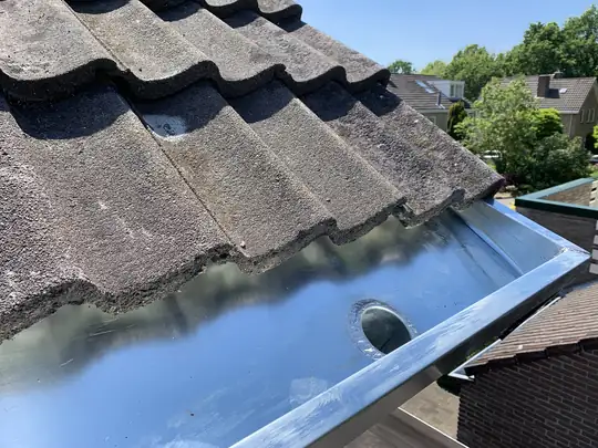 Zinkwerk uitgevoerd door dakdekker in Noord-Nederland